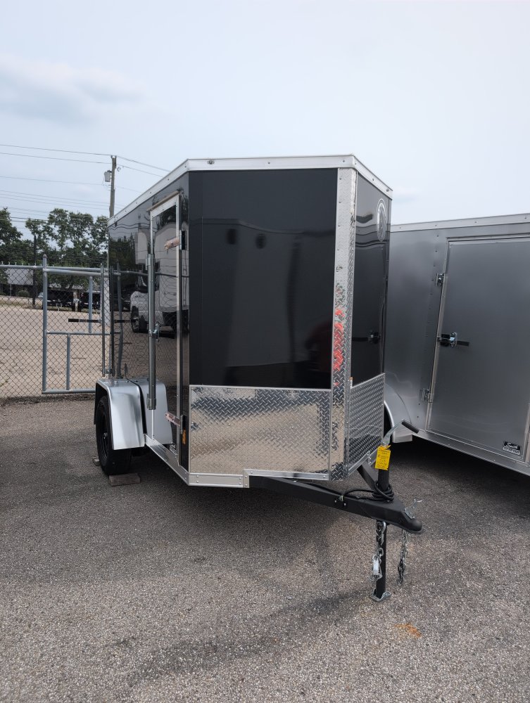 5'x8' DARKHORSE Enclosed