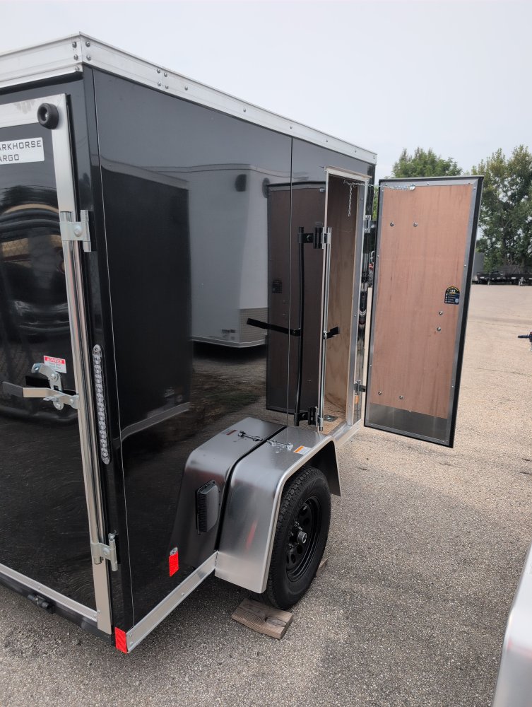 5'x8' DARKHORSE Enclosed