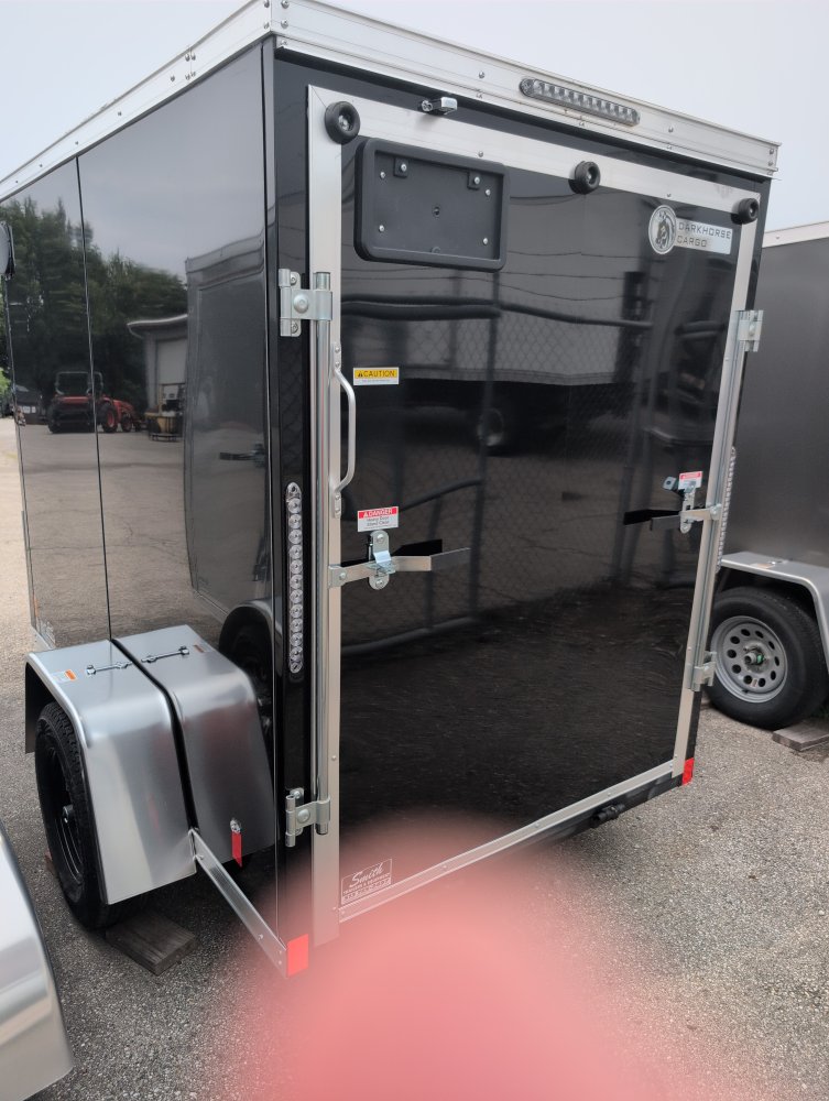 5'x8' DARKHORSE Enclosed