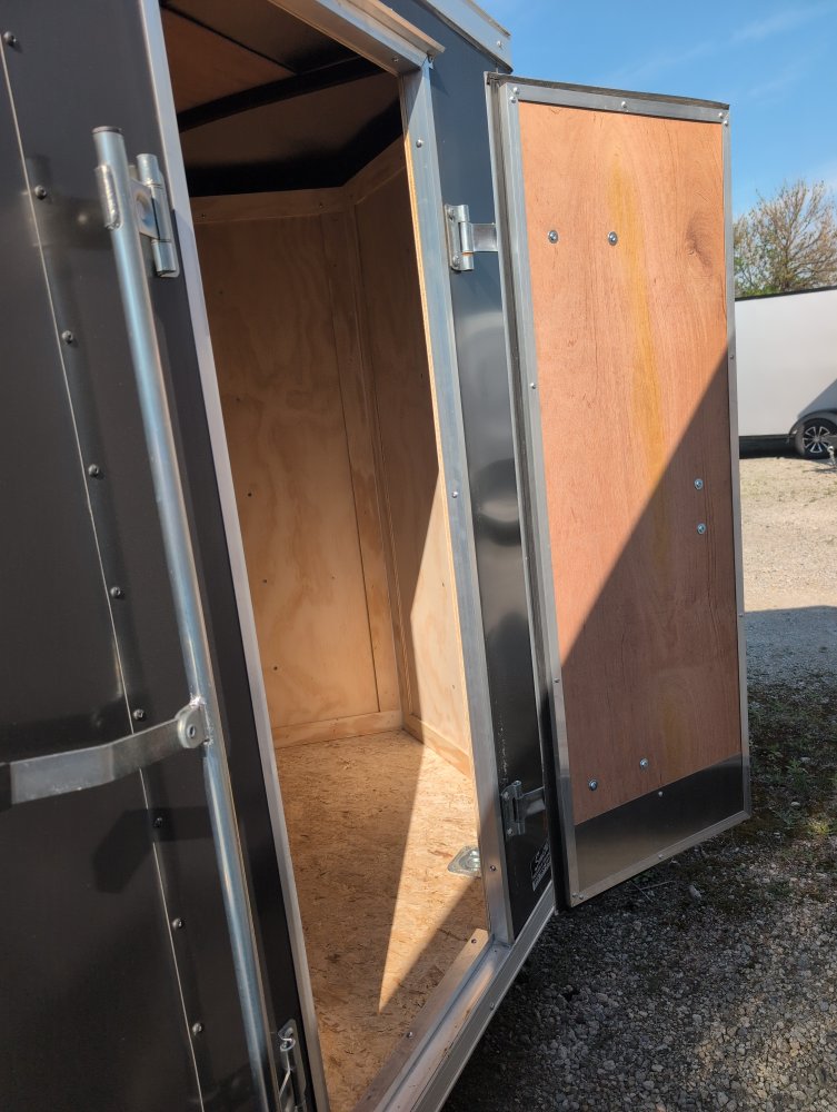 5'x10' DARKHORSE Enclosed