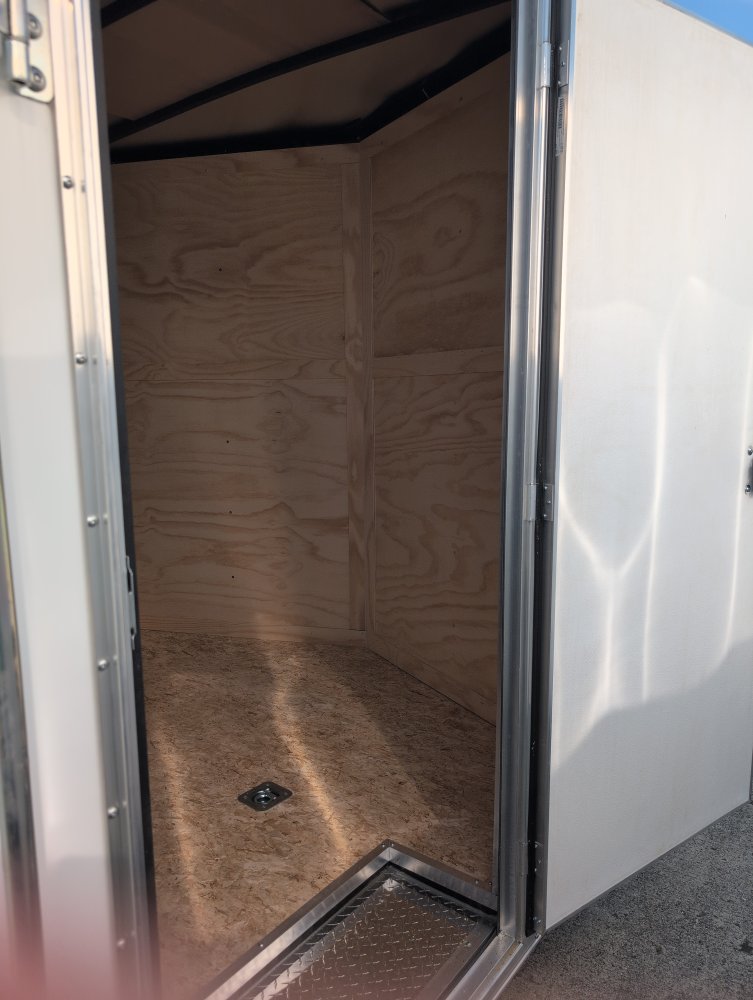 8.5'x20' DARKHORSE Enclosed