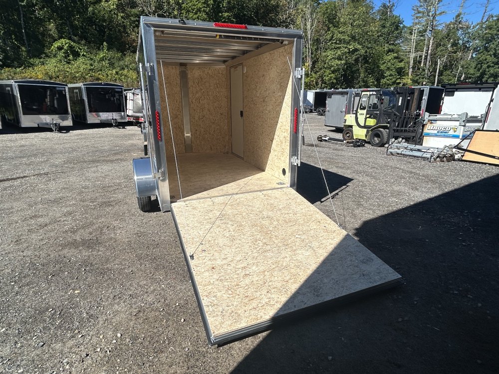 2027 EZ-Hauler EZEC photo 8