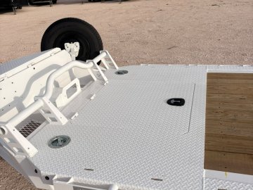 22'x82" Horizon HET Bumper Pull Tilt