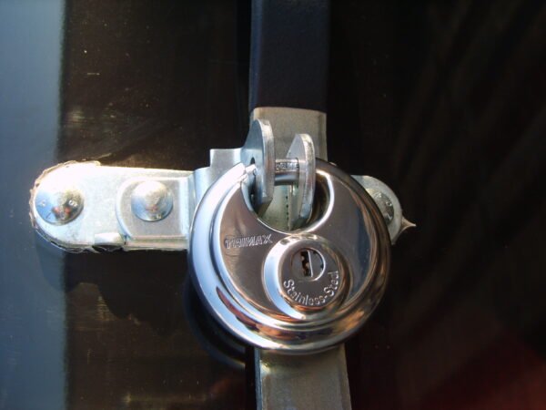 Single Puck Lock Model TRP170