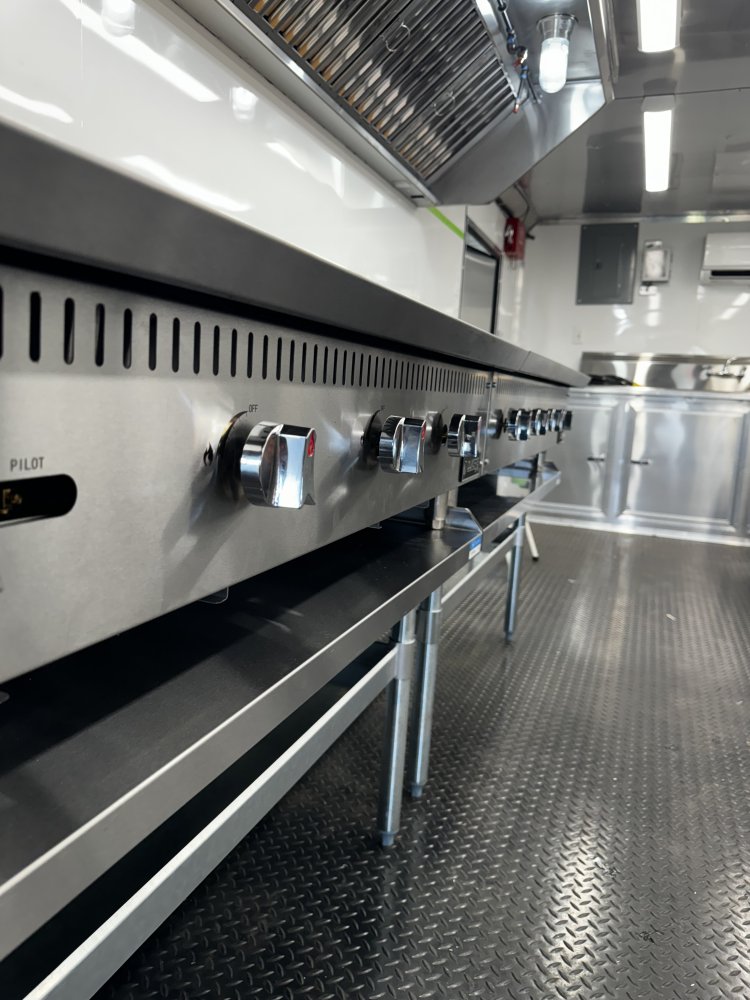 Stand: 36x30 Equipment Stand