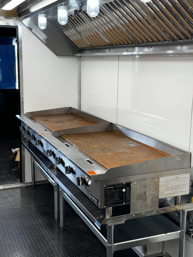 Stand: 36x30 Equipment Stand