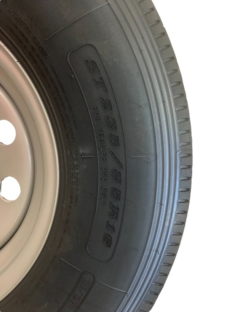 Tire: 235/80R16 14PLY