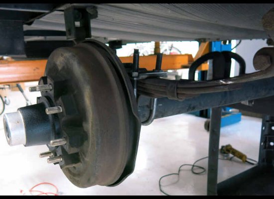 Leaf Spring: U-Bolt Kit 8"