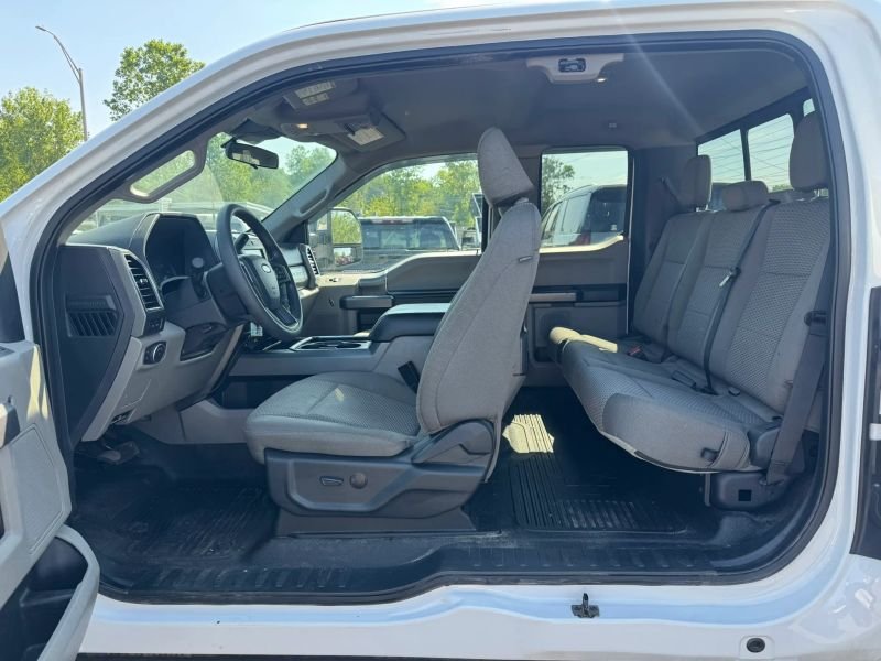 2022 Ford F350 Super Duty Super Cab Pickup