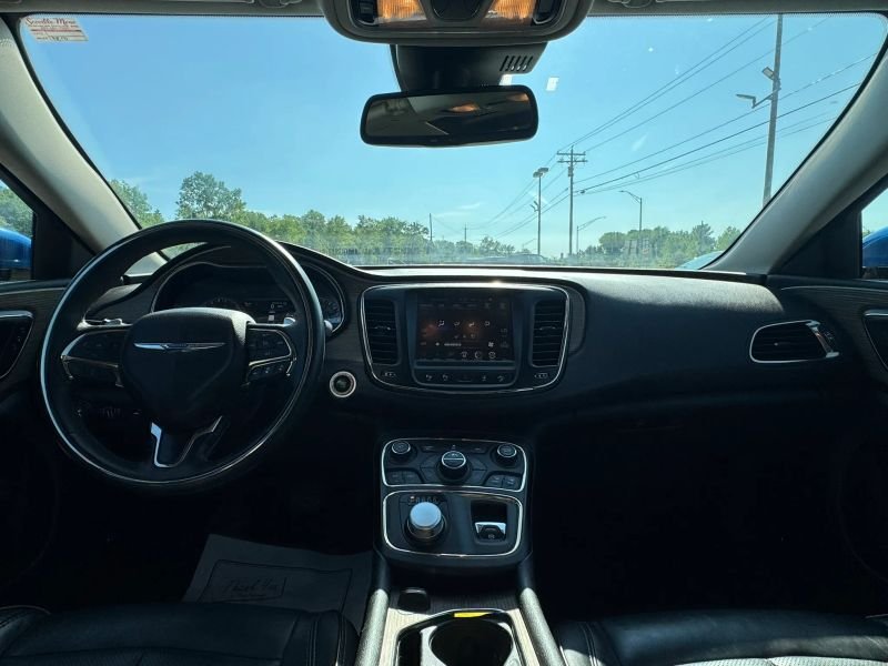 2015 Chrysler 200 Sedan