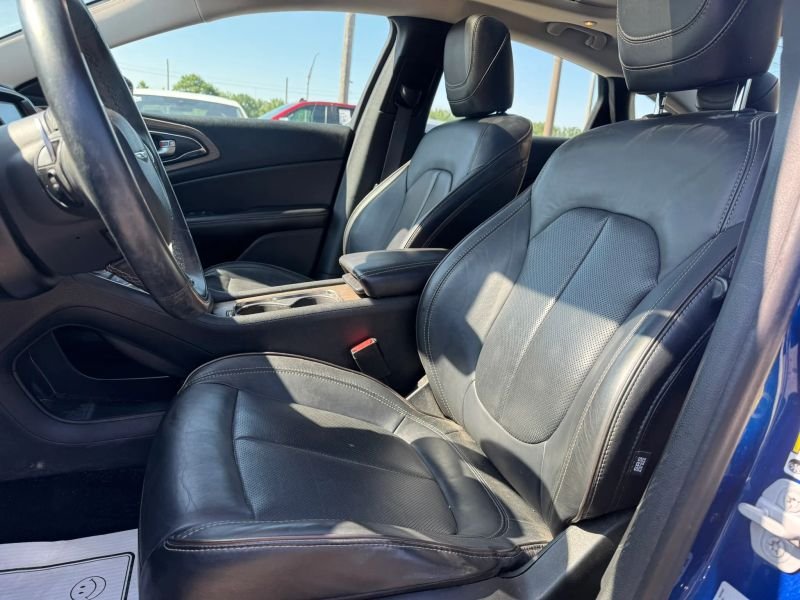 2015 Chrysler 200 Sedan