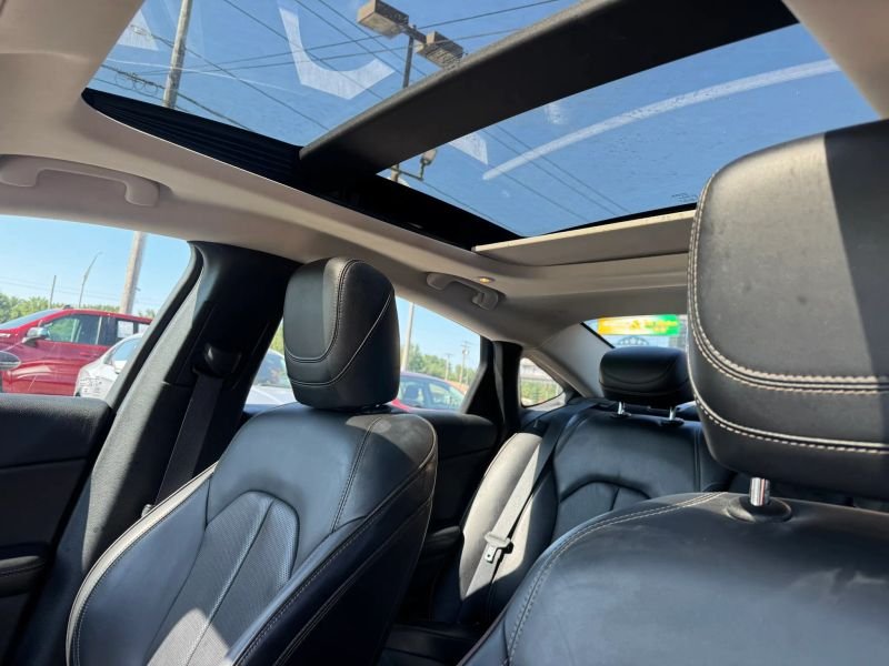 2015 Chrysler 200 Sedan