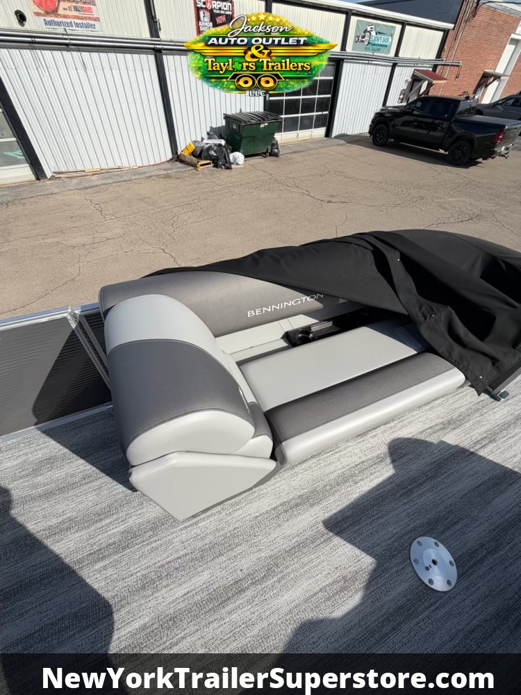 2025 Bennington x Boat  GVWR