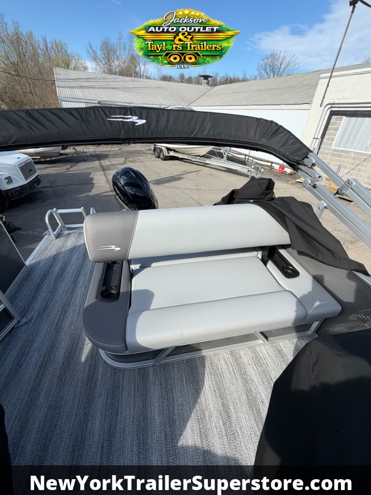 2025 Bennington x Boat  GVWR