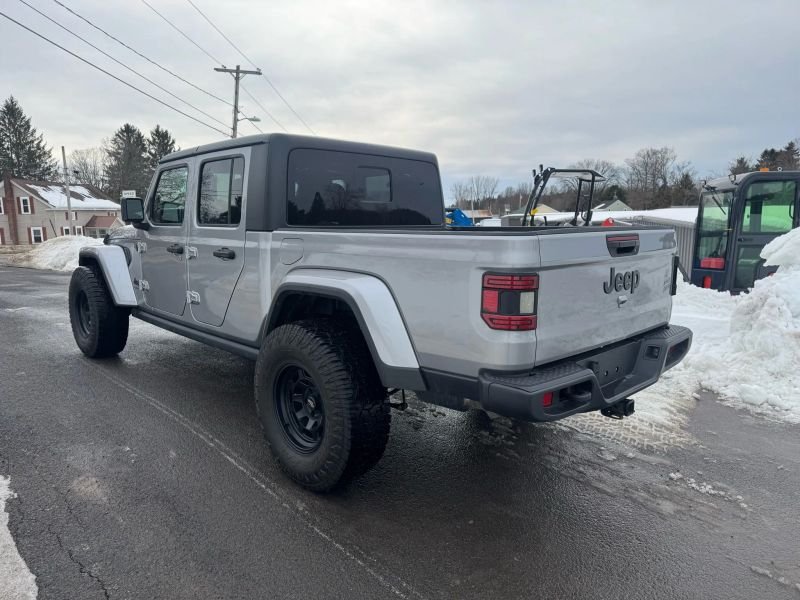 2021 Jeep Gladiator Pickup