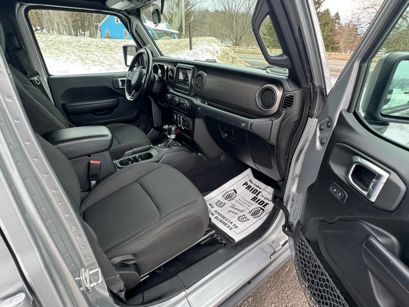 2021 Jeep Gladiator Pickup