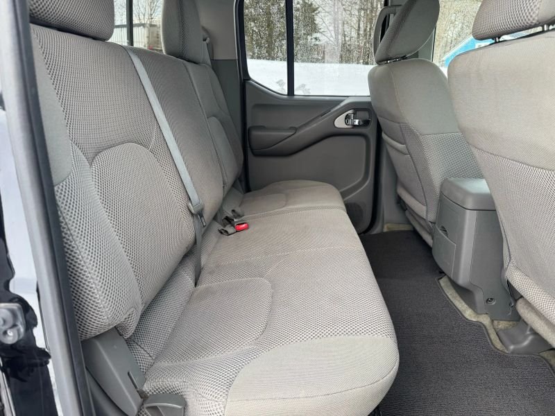 2016 Nissan Frontier Crew Cab Pickup