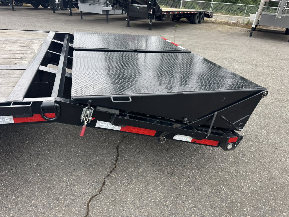 MAXX-D 8.5x40 25,990 Gooseneck