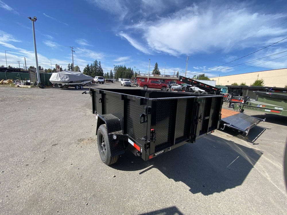 Versatile 5x8 5,200 Dump