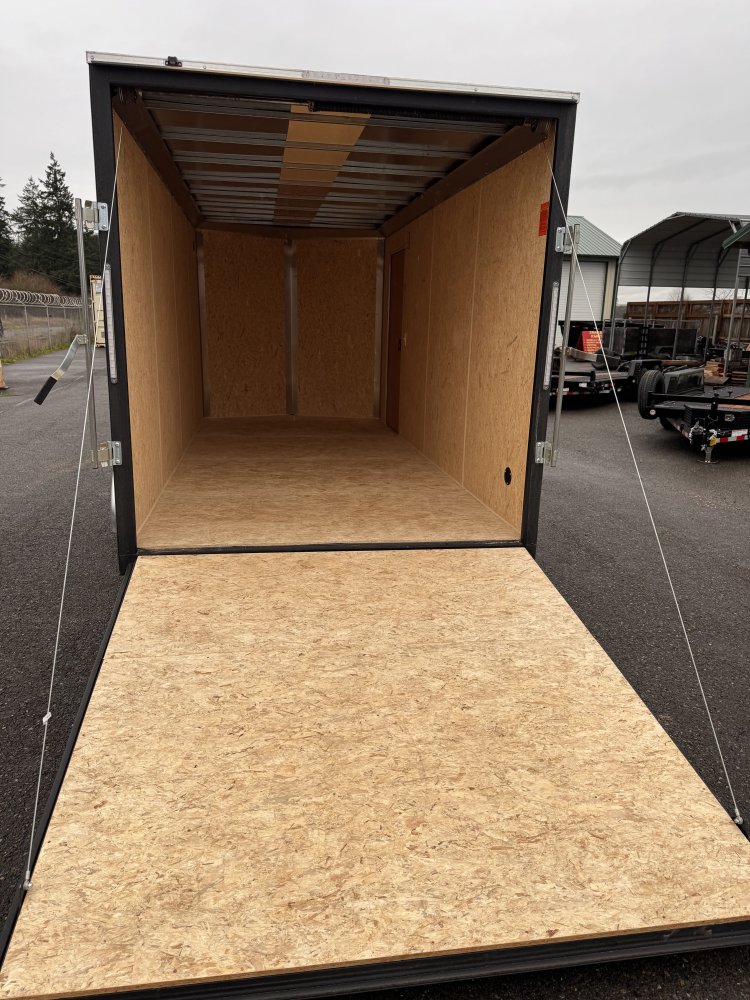 Mirage 7x16 7,000 Enclosed