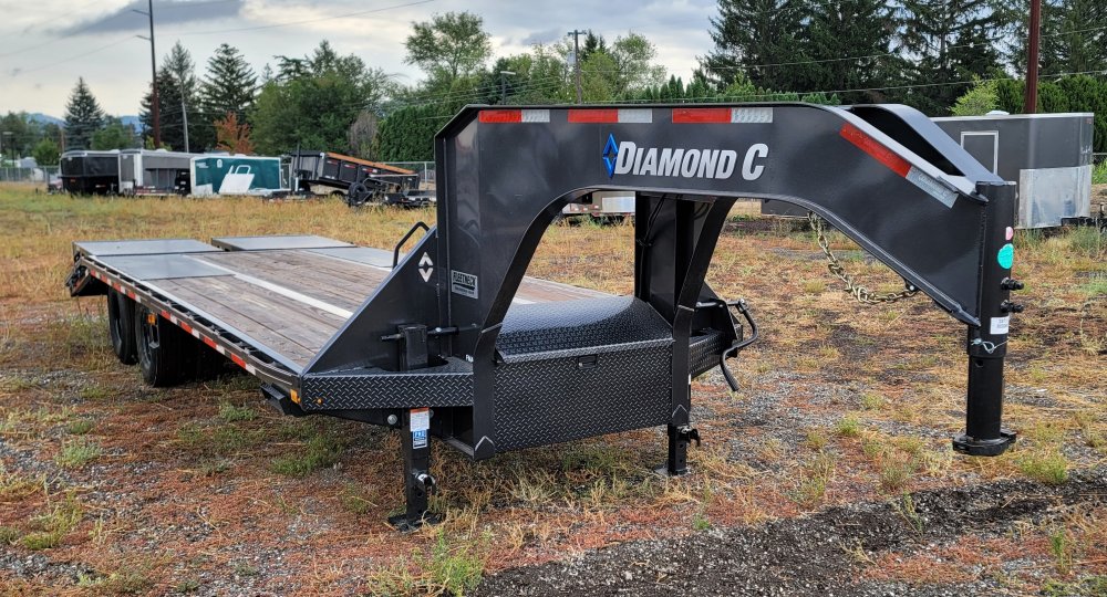 Diamond C 8.5x25 25,000 Gooseneck