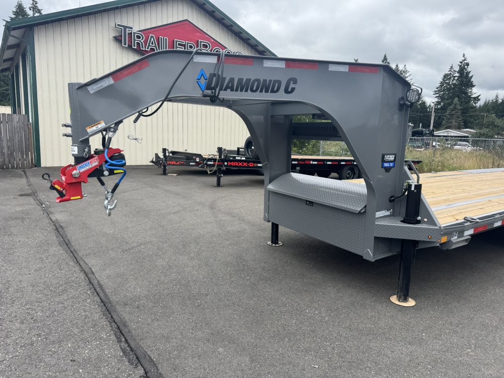 Diamond C 8.5x32 24,000 Gooseneck