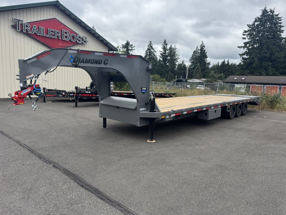 Diamond C 8.5x32 24,000 Gooseneck