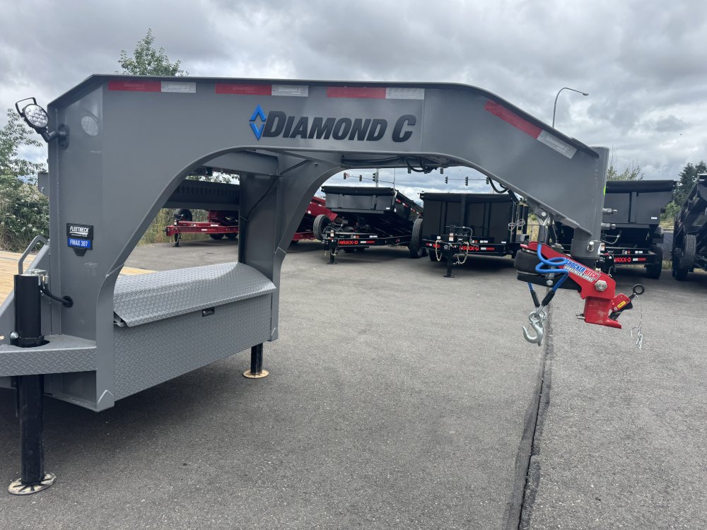 Diamond C 8.5x32 24,000 Gooseneck