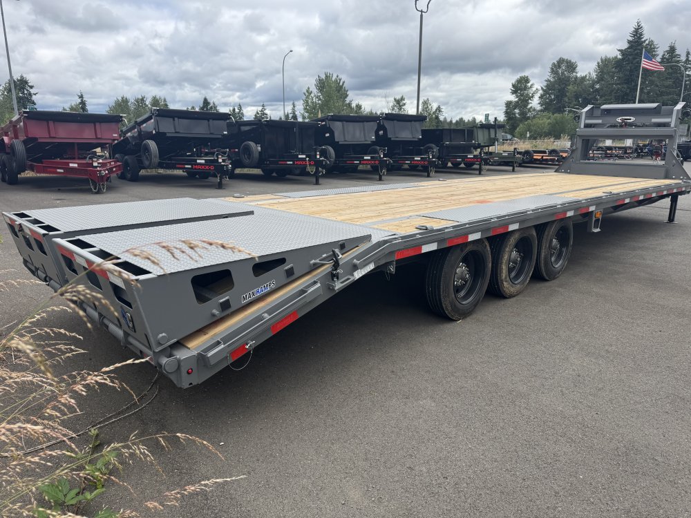Diamond C 8.5x32 24,000 Gooseneck