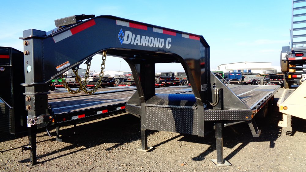 Diamond C 8.5x32 Gooseneck