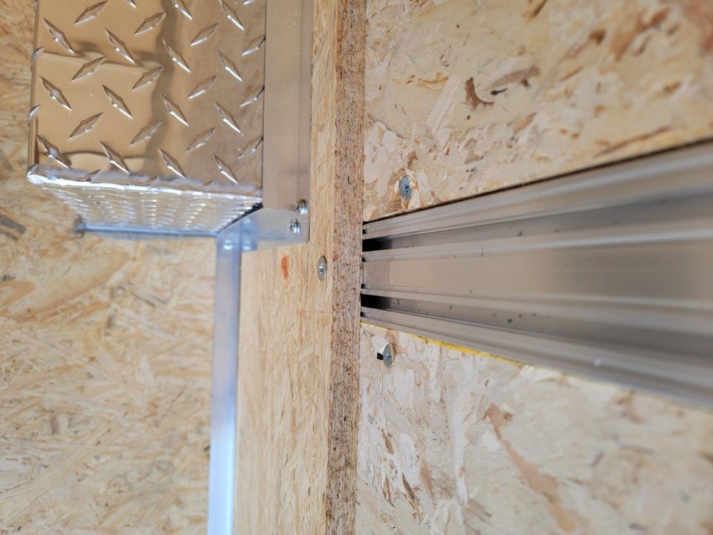 Xpress 8.5x16 7,000 Enclosed