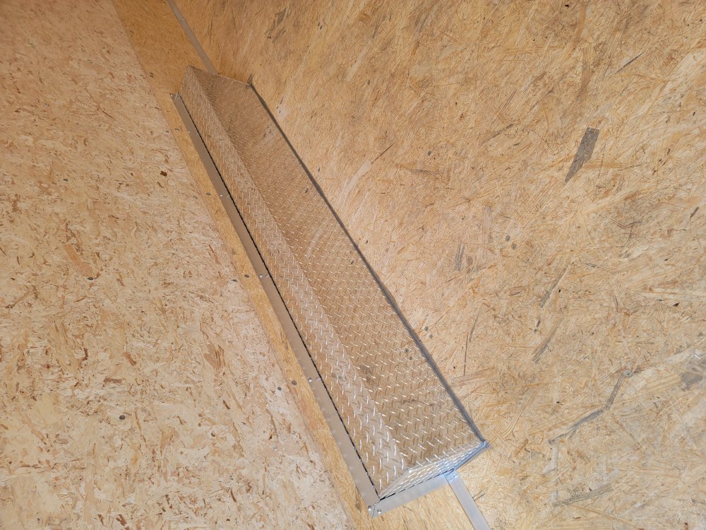 Xpress 8.5x16 7,000 Enclosed