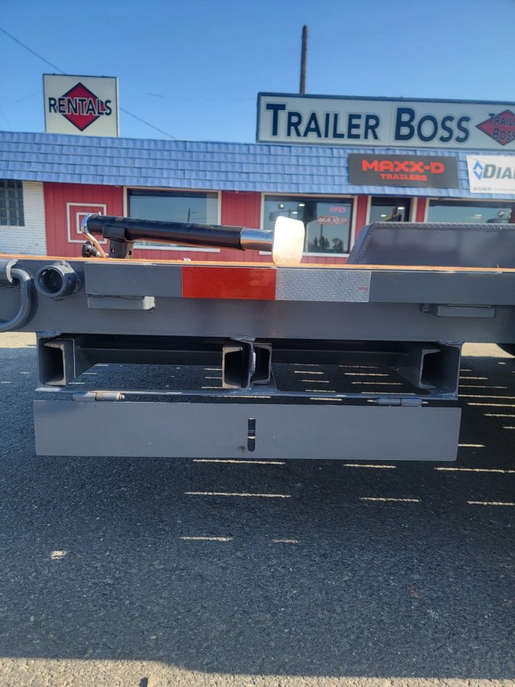 Versatile 7x16 7,000 Car Hauler