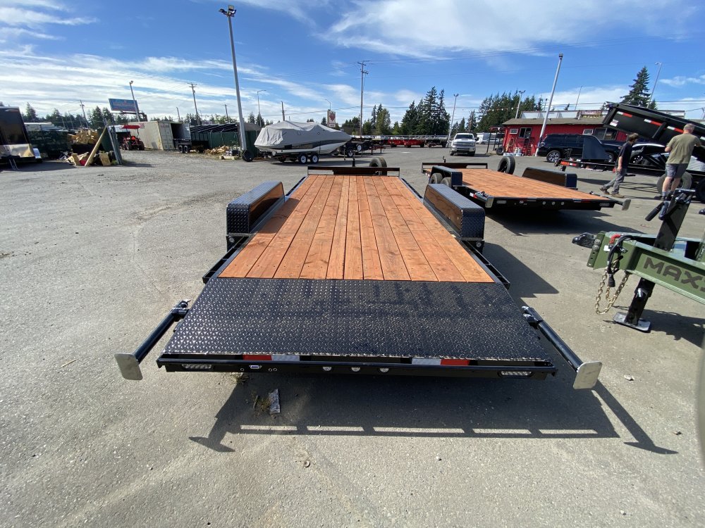 Versatile 7x18 7,000 Flatbed