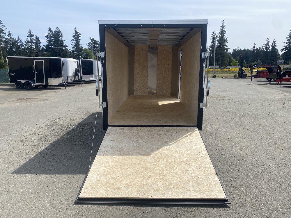 Mirage 7x16 7,000 Enclosed