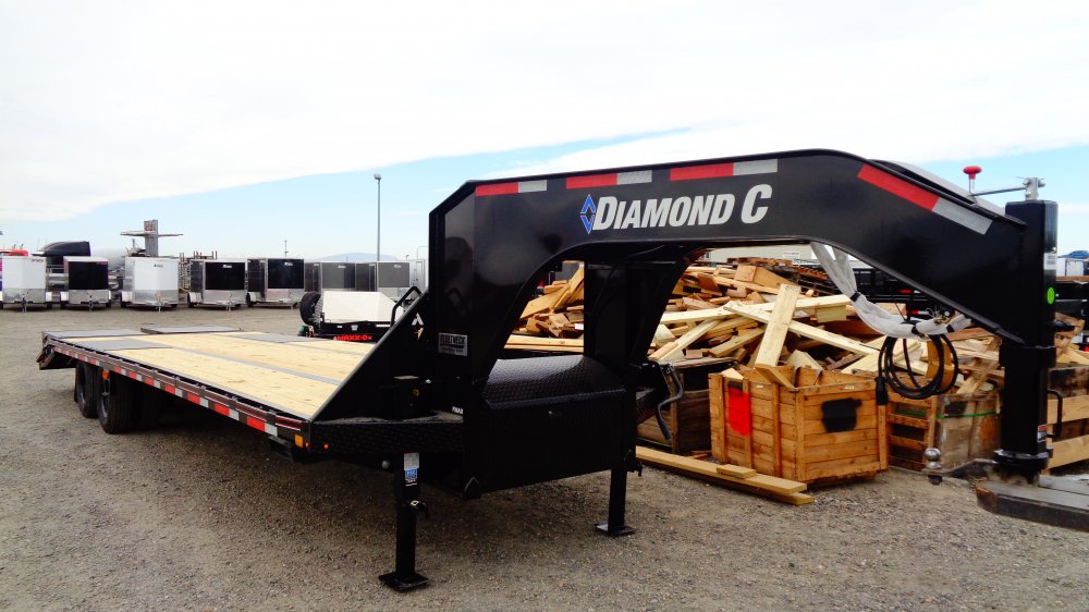 Diamond C 8.5x32 Gooseneck