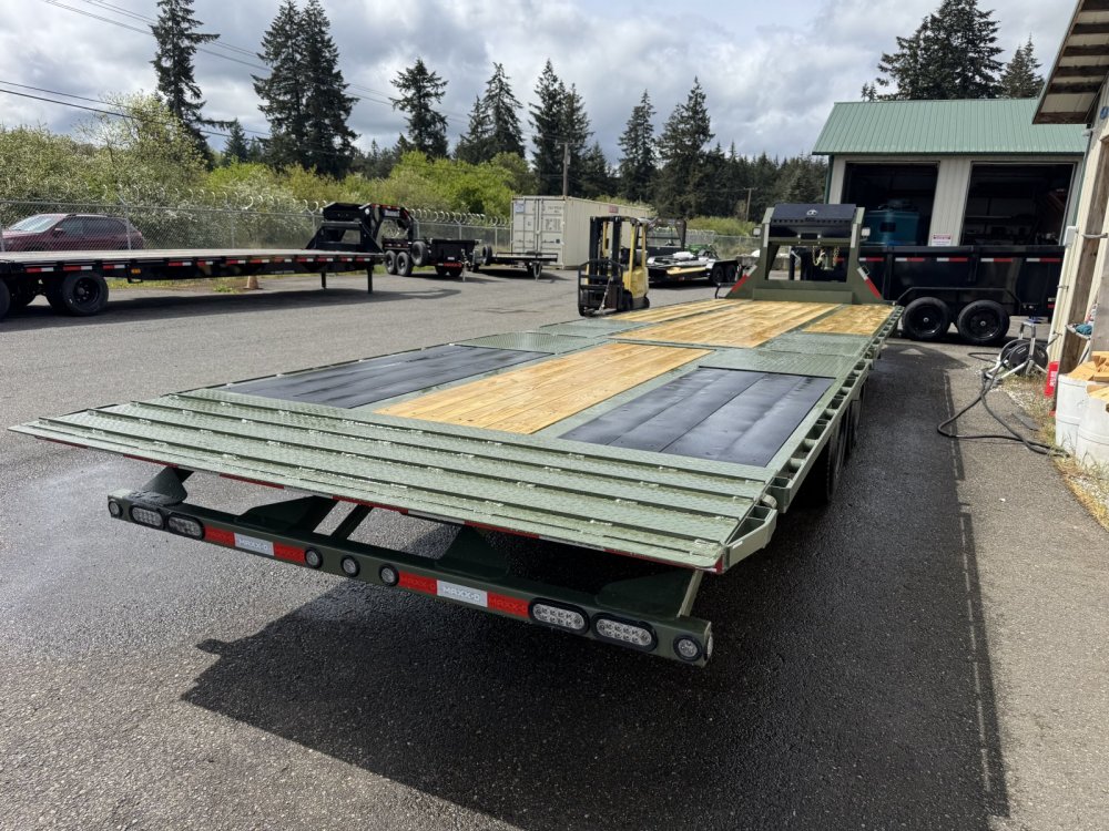 MAXX-D 8.5x32 25,990 Gooseneck