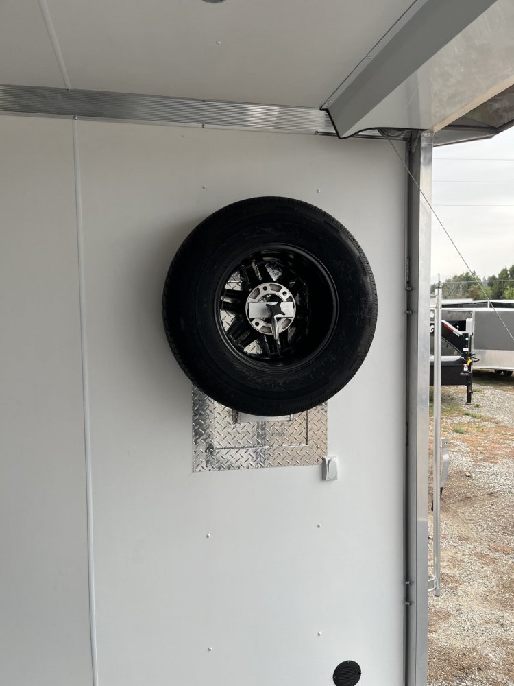 Xpress 8.5x24 9,990 Enclosed