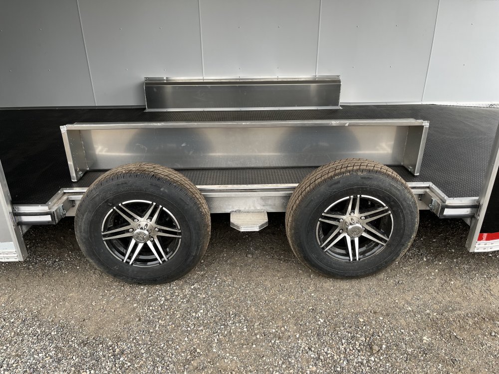 Xpress 8.5x24 9,990 Enclosed