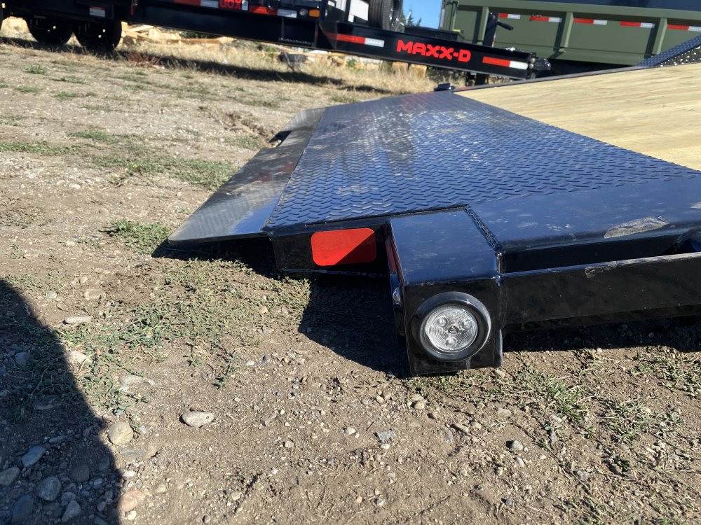 MAXX-D 8.5x22 17,500 Flatbed