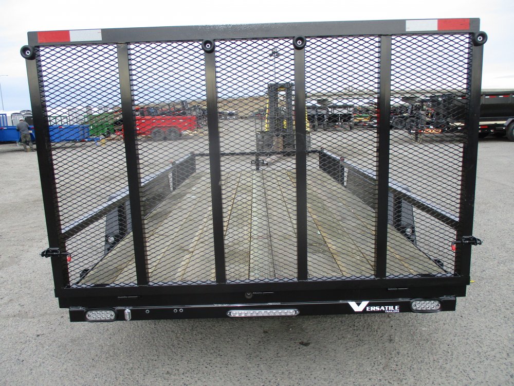 Versatile 7x18 7,000 Flatbed