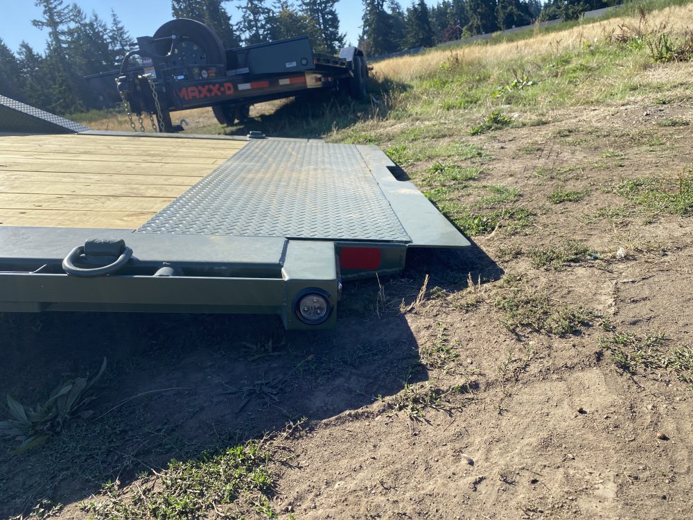 MAXX-D 8.5x22 17,500 Flatbed