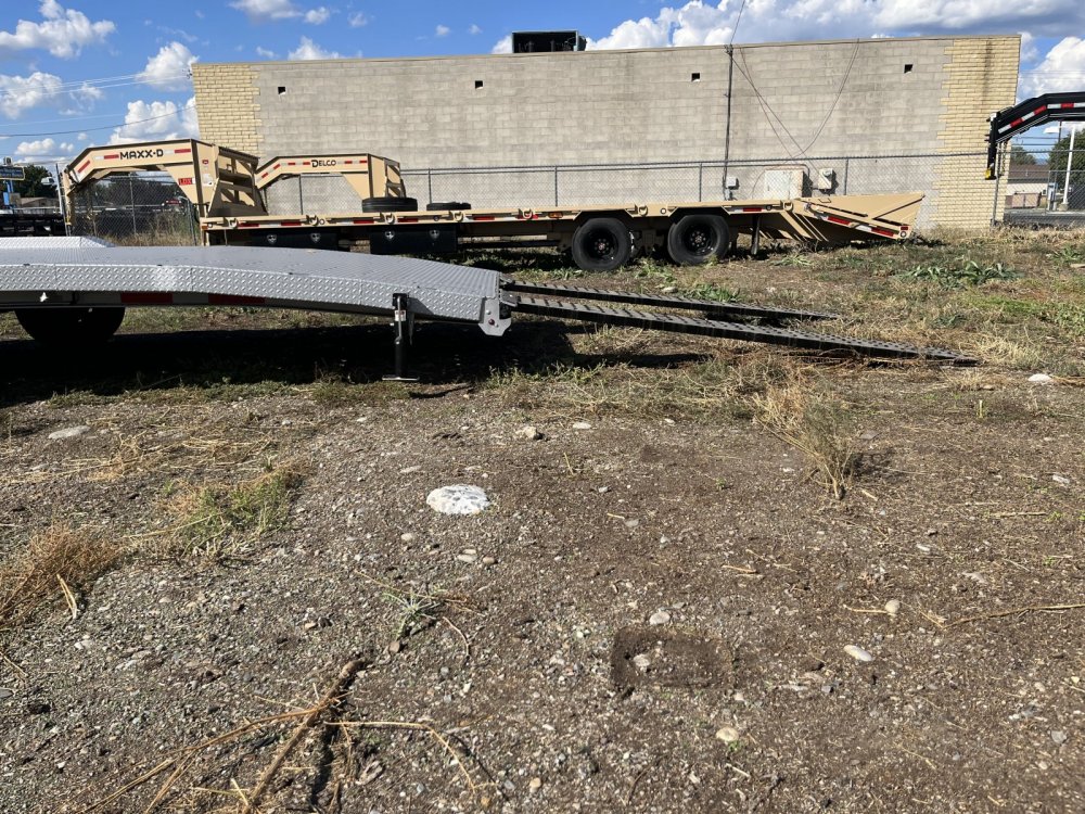 Diamond C 8.5x38 18,000 Gooseneck