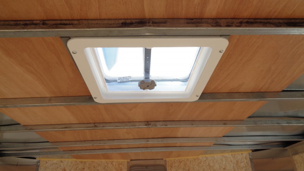 TNT 8.5x24 9,900 Enclosed