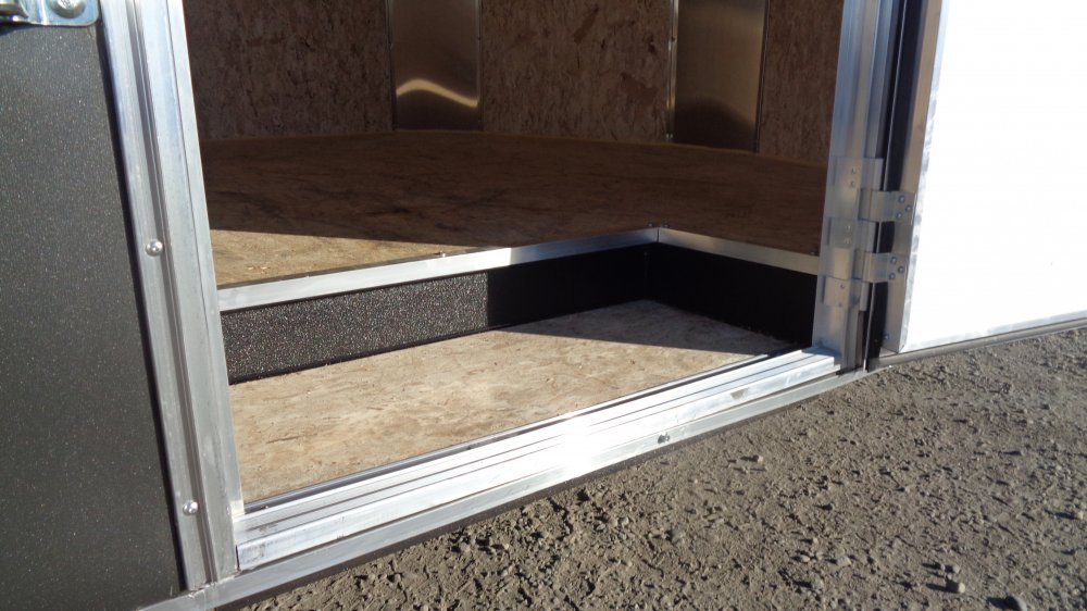 TNT 8.5x24 9,900 Enclosed
