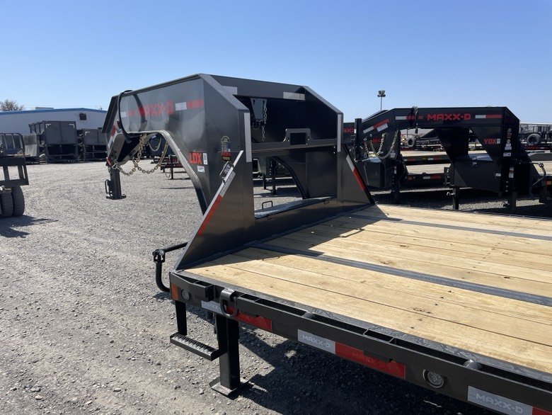 MAXX-D 8.5x32 30,000 Gooseneck