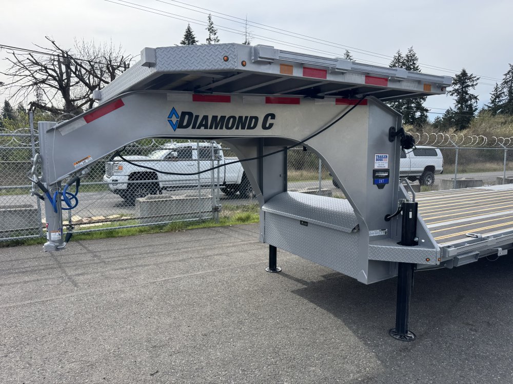 Diamond C 8.5x30 20,000 Gooseneck
