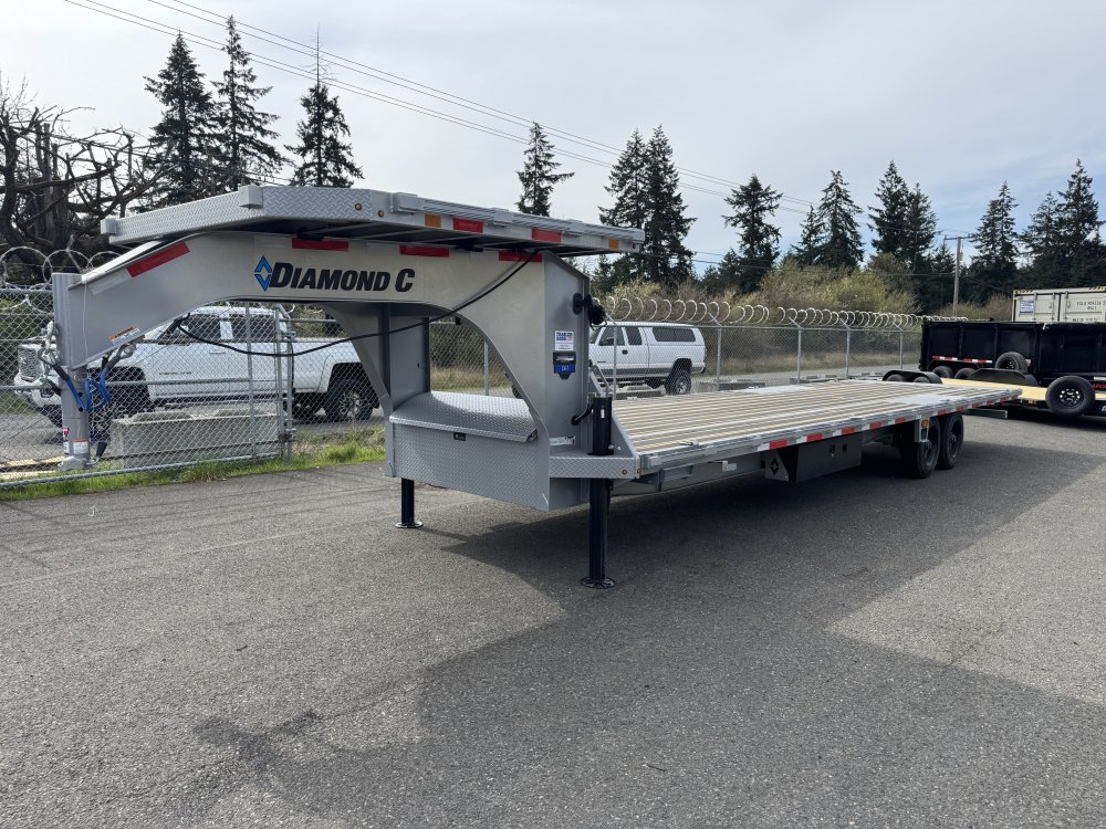 Diamond C 8.5x30 20,000 Gooseneck