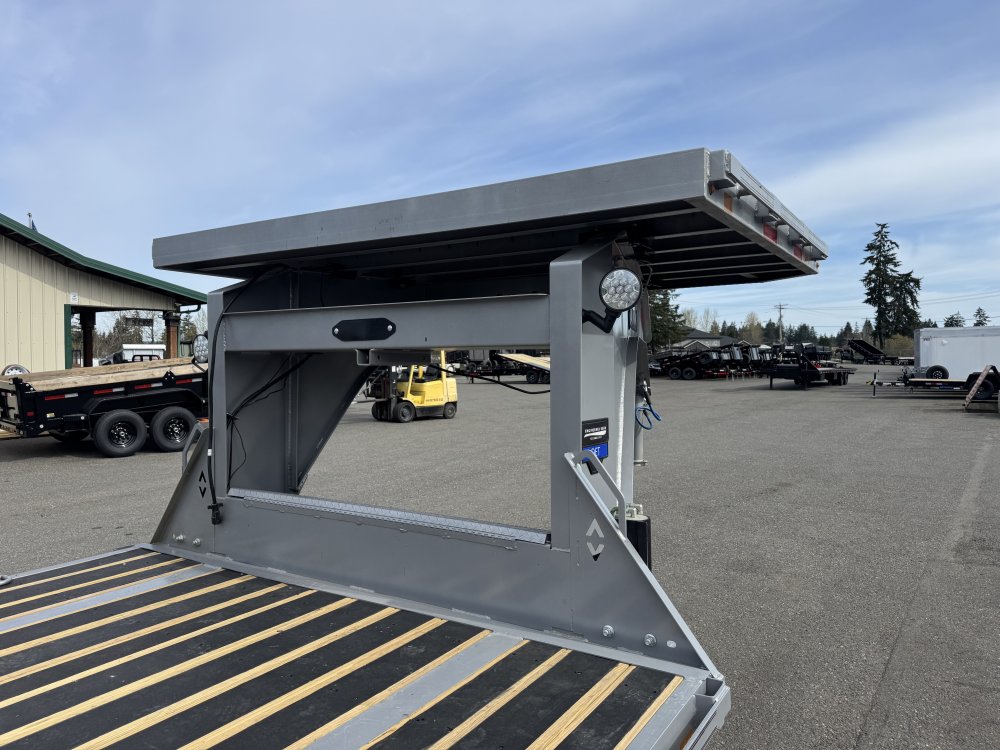 Diamond C 8.5x30 20,000 Gooseneck