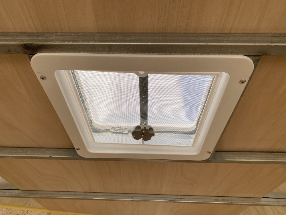 Mirage 8.5x14 7,000 Enclosed
